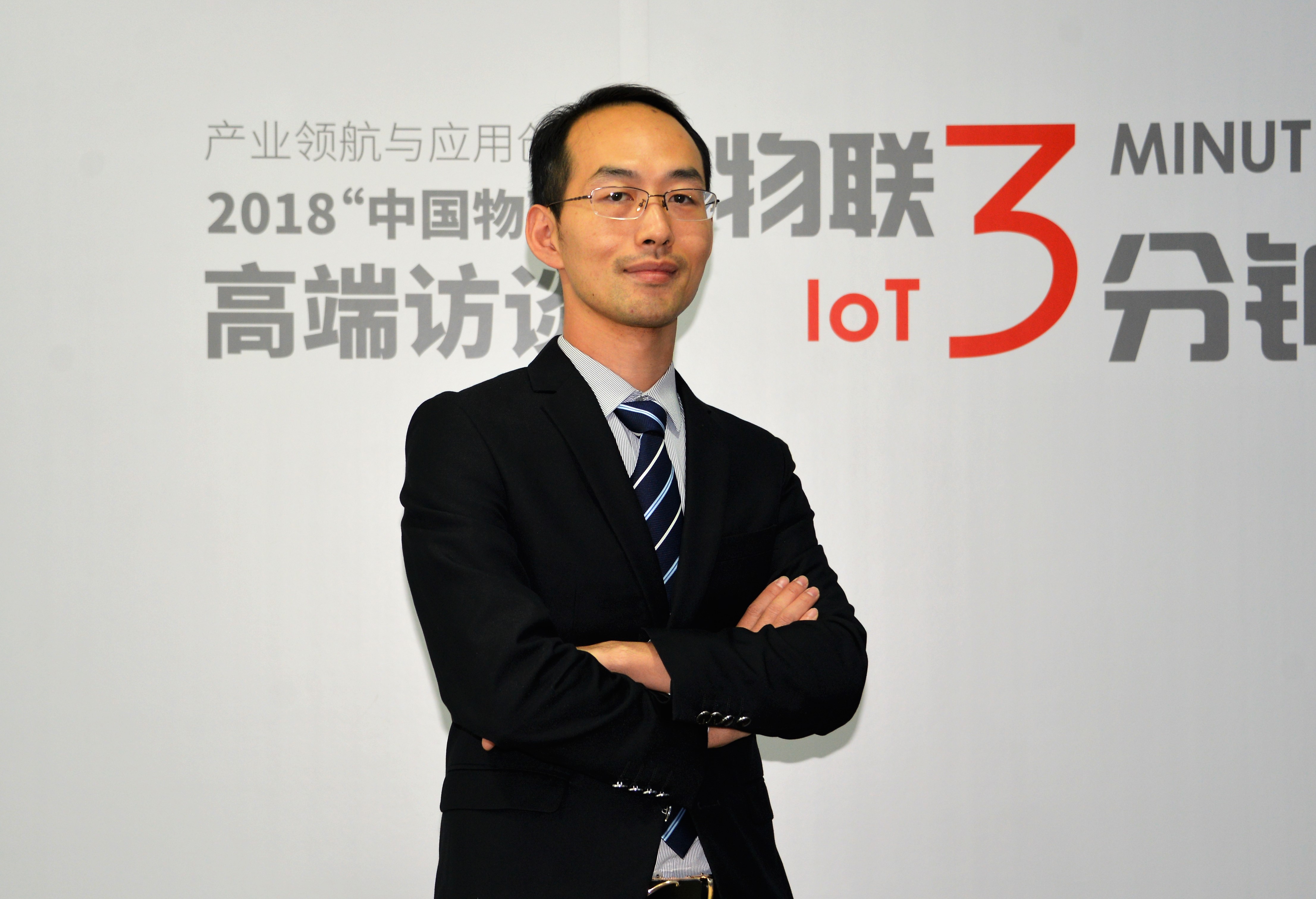 當前，以信息技術為代表的新一輪科技革命方興未艾，以數(shù)字化、網(wǎng)絡化、智能化為特征的信息化浪潮蓬勃興起，為農(nóng)牧業(yè)信息化發(fā)展營造了強大勢能。信息技術創(chuàng)新日新月異并加速與農(nóng)牧業(yè)滲透融合，為農(nóng)牧業(yè)信息化發(fā)展提供了堅實的基礎支撐。  
<br>
<br>
運用信息技術優(yōu)化資源配置、提高養(yǎng)殖精細化管理程度，提高資源利用效率，利用大數(shù)據(jù)更精準對接產(chǎn)銷、提升供給的質(zhì)量效益和競爭力。整合價值鏈，合理分配資源，為社會提供健康、安全、快捷、便利的食品，借以發(fā)展壯大自己，真正為社會提供最好的服務。
<br>
<br>
云輝牧聯(lián)，深耕農(nóng)牧業(yè)信息化十余年，聚焦農(nóng)牧業(yè)數(shù)據(jù)化和食品安全追溯，以數(shù)據(jù)為基礎，以價值為導向，賦能中國農(nóng)牧業(yè)。